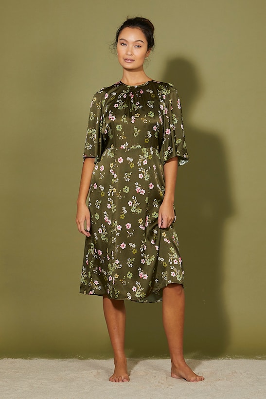 PBO Sulba silkkimekko - vihreä - kukkakuvioitu - mekot - naisten vaatteet - IHANA Strore - lifestylemyymälä