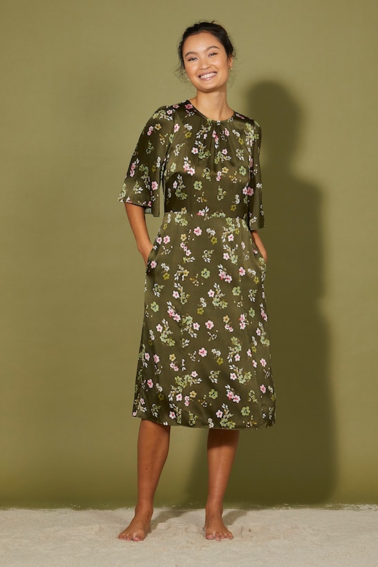 PBO Sulba silkkimekko - vihreä - kukkakuvioitu - mekot - naisten vaatteet - IHANA Strore - lifestylemyymälä