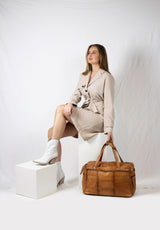 Re:Designed Signe weekender laukku - ruskea - nahkalaukku - isot laukut - IHANA Store - lifestyle - unisex laukut - kotimainen verkkokauppa - viikonloppukassi