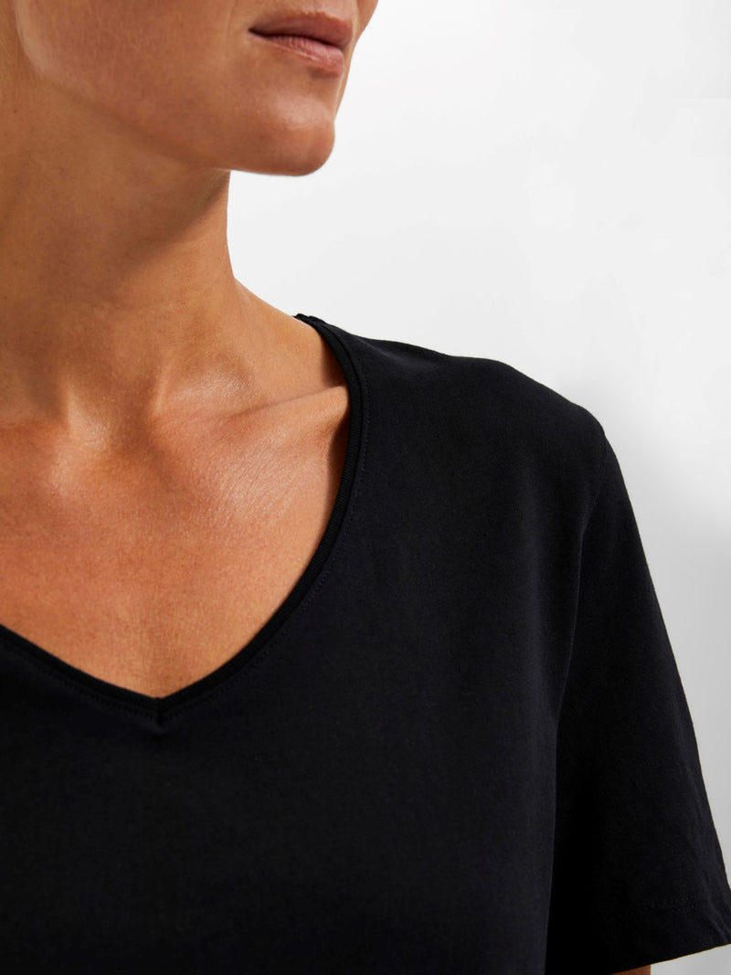 Selected Femme Essential t-paita - musta - naisten lyhythihainen paita v-aukkoinen kaulus - Naisten vaatteet - IHANA Store
