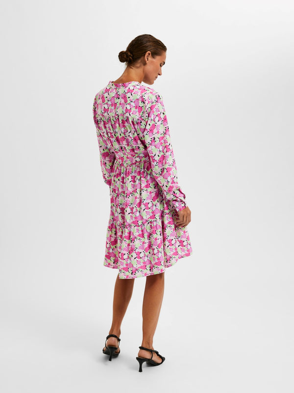 Selected Femme Mivi mekko - kukkakuvioitu - frillahelma - pitkähihainen mekko  - v-aukkoinen - mekko vyöllä