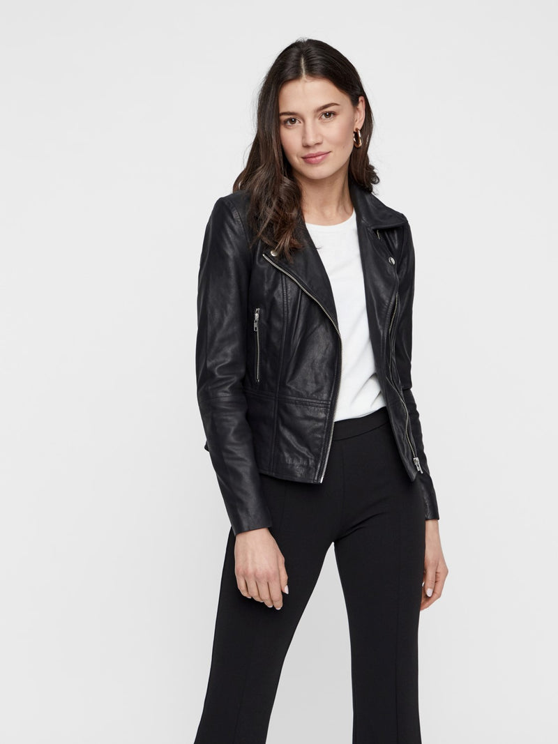 YAS Sophie nahkatakki - musta - ohuet takit - naisten takit - naisten nahkatakit - vaatteet - muoti - lifestyle - IHANA Store